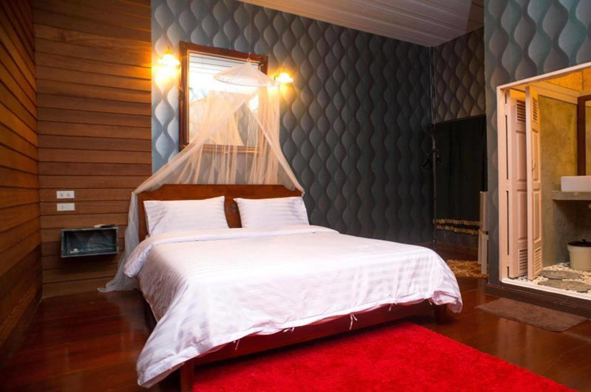 Tamajun Hotel Chanthaburi Esterno foto